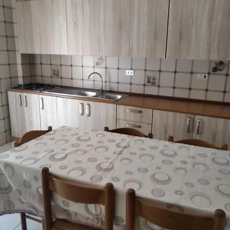 Casa Vacanze Castella Apartment *